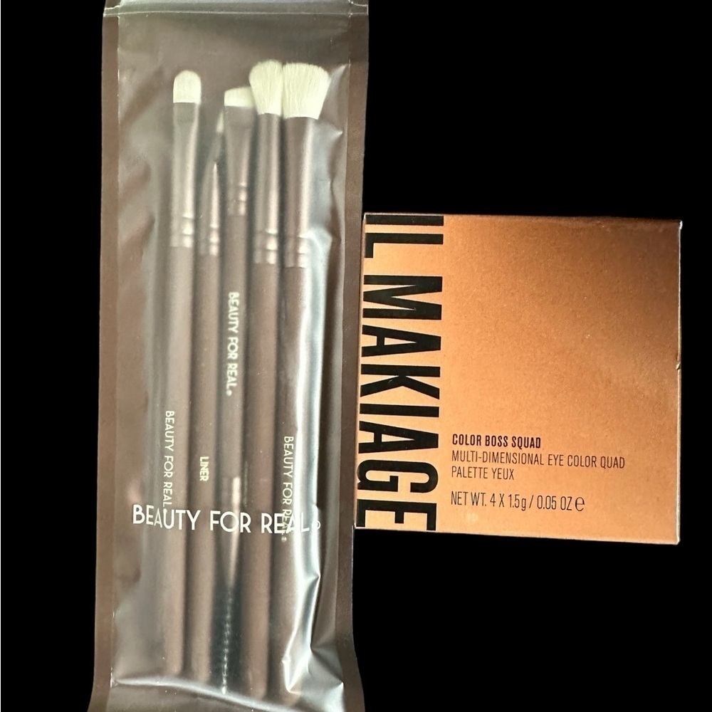 I’ll Makiage COLOR BOSS SQUAD EYESHADOW PALETTE & Brush Set